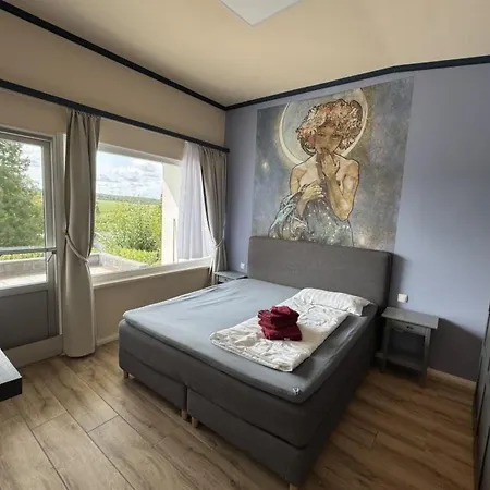 E44 By Interhome * Husen