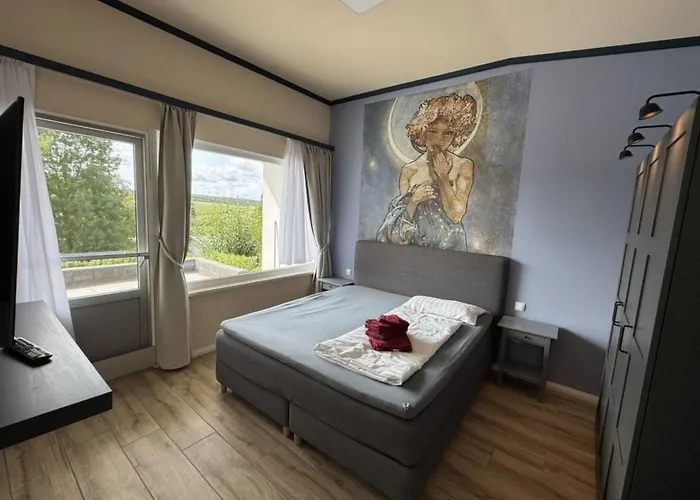 E44 By Interhome * Husen