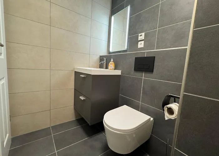 E44 By Interhome * Husen